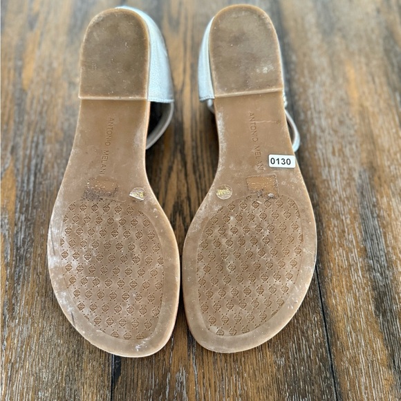 Antonia Melani Women’s Silver Embellished Flat Sandals Size 9.5 - Picture 10 of 10